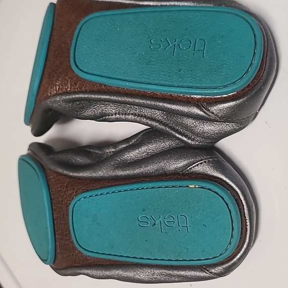 EUC Metallic Pewter Tieks Size 8 - Picture 7 of 8